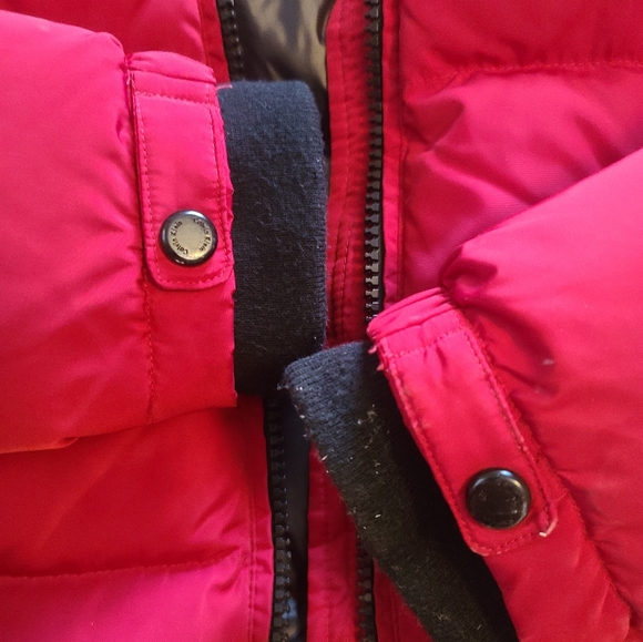 Calvin Klein puffer jacket with padded hood. - Picture 5 of 11